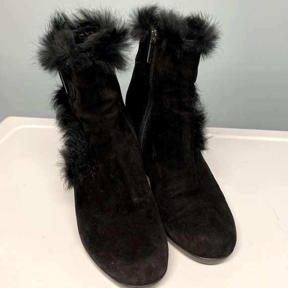 CHARLIZE RABBIT FUR-TRIM & SHEARLING-LINED SUEDE ANKLE BOOTS - Picture 4 of 7